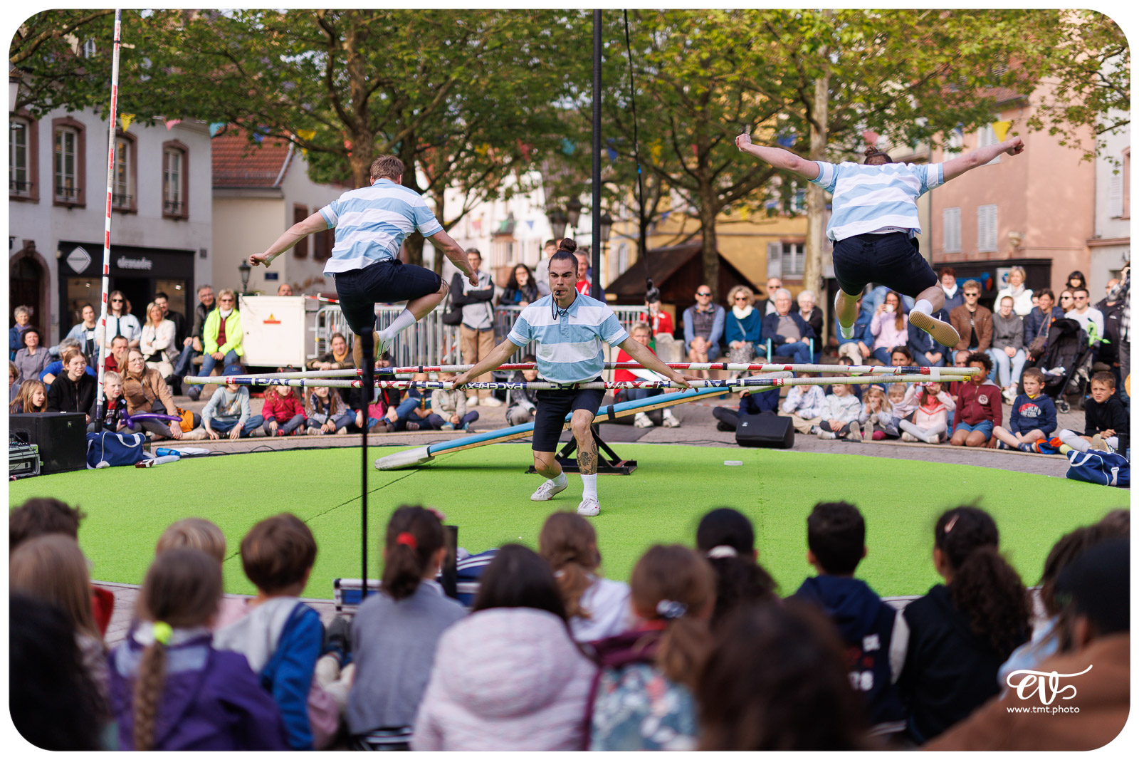 LEAGUE AND LEGEND (15FEET6)